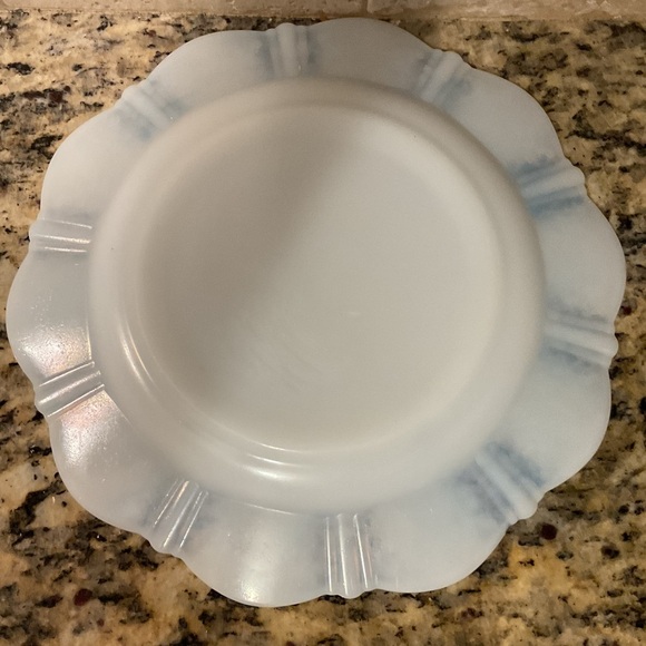 Macbeth-Evans American Sweetheart Monax Vintage luncheon plate. 
Milk Glass - Picture 3 of 4